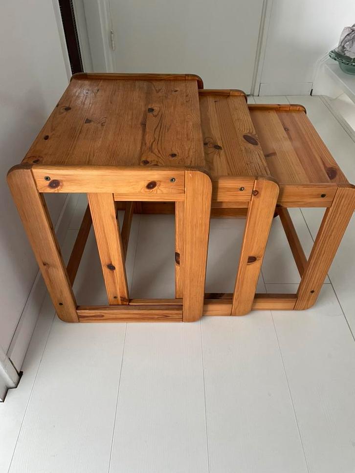 Nesting tables - mimiset vintage, Huis en Inrichting, Tafels | Bijzettafels, Zo goed als nieuw, Rechthoekig, Minder dan 55 cm