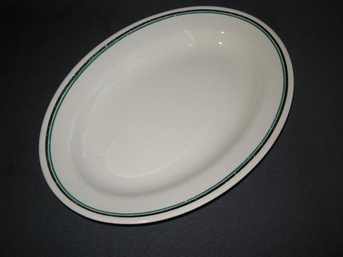 Petrus Regout, vleesschaal met groen + zilverkleurig randje, Antiek en Kunst, Antiek | Servies los, Ophalen of Verzenden