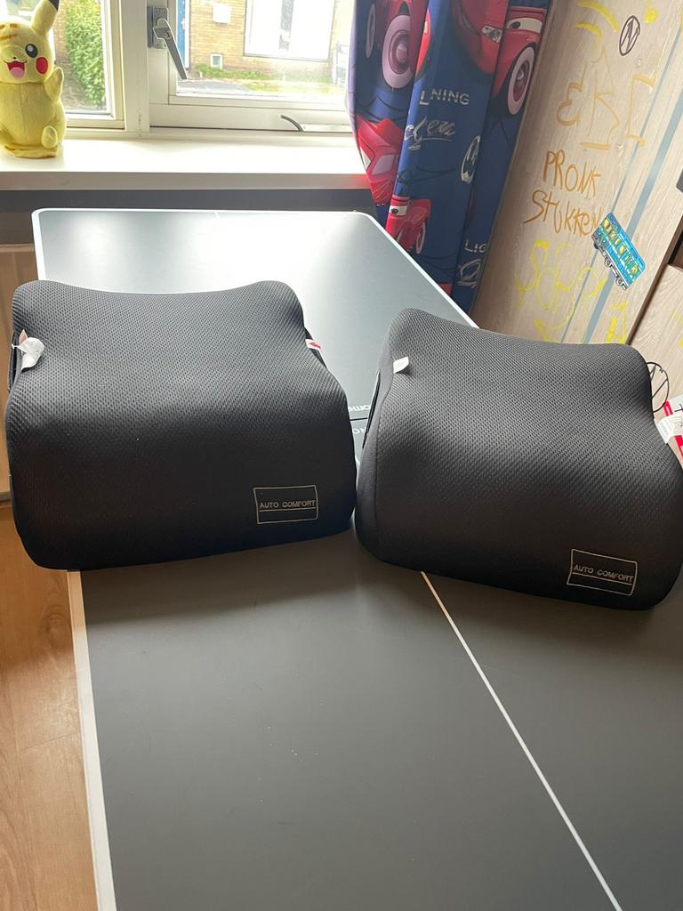 Twee auto stoel verhogers, Kinderen en Baby's, Ophalen, 15 t/m 36 kg, Overige merken, Autogordel
