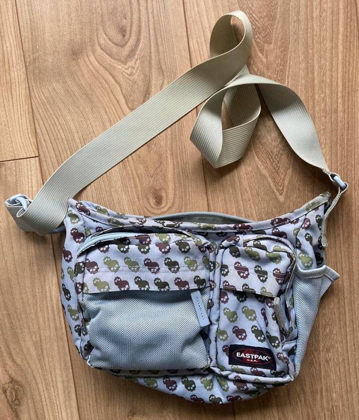Eastpak schouder tasje, Sieraden, Tassen en Uiterlijk, Tassen | Schoudertassen, Gebruikt, Overige merken, Blauw, Ophalen of Verzenden