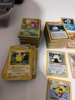 Oude pokemon en yugiho kaarten, Hobby en Vrije tijd, Verzamelkaartspellen | Pokémon, Ophalen of Verzenden, Zo goed als nieuw, Meerdere kaarten