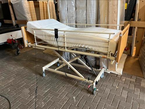 Zorg Verpleegbed Hoog-Laag Elektrisch 90x200 + Tempur matras, Huis en Inrichting, Slaapkamer | Bedden, Eenpersoons, 90 cm, 200 cm