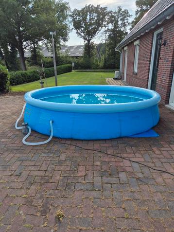 Super leuk zwembad, voor jong en oud beschikbaar voor biedingen
