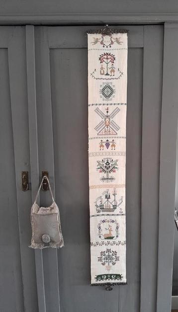 Antiek schellekoord beschikbaar voor biedingen