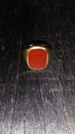14 k gouden zegelring massief met carneool., 20 of groter, Heer, Ophalen of Verzenden, Zo goed als nieuw