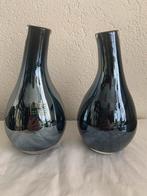 Twee zwarte Fidrio vaasjes met olieglans, Huis en Inrichting, Woonaccessoires | Vazen, Minder dan 50 cm, Glas, Ophalen of Verzenden
