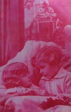 KINDEREN zittende in bed. Roze glanzende kaart uit 1931, Verzamelen, Ansichtkaarten | Themakaarten, Verzenden, 1920 tot 1940, Gelopen