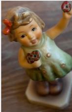 Goebel Hummel Meisje met Bloemen #793, Ophalen of Verzenden