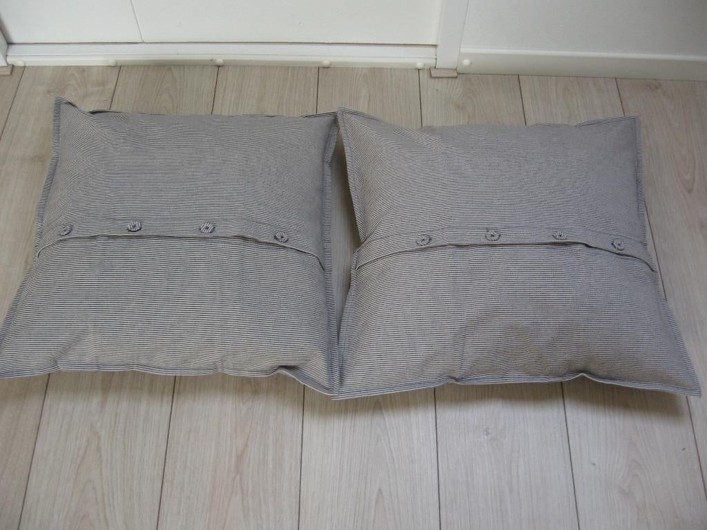 2 nw.woon kussens 55 x 55 cm samen €10.00 M binnen kussen., Ophalen of Verzenden, Nieuw, Vierkant