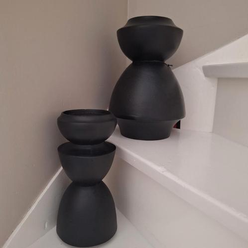 Colmore zwarte raw alu kandelaren standaards | hotel chique, Huis en Inrichting, Woonaccessoires | Kandelaars en Kaarsen, Nieuw
