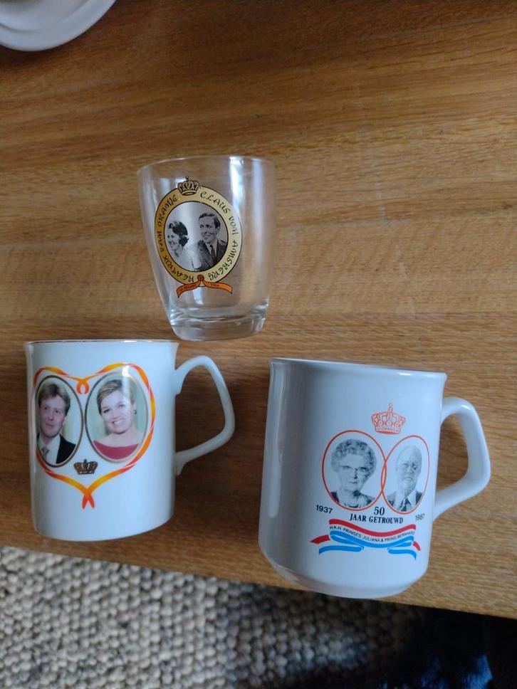 Koningshuis Kopjes - Juliana, Willem Alexander, Beatrix, Huis en Inrichting, Keuken | Servies, Gebruikt, Kop(pen) en/of Schotel(s)