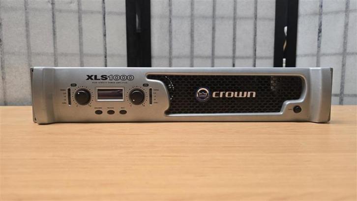Crown XLS 1000 versterker, Audio, Tv en Foto, Versterkers en Receivers, Gebruikt, Stereo, 120 watt of meer, Overige merken, Ophalen of Verzenden