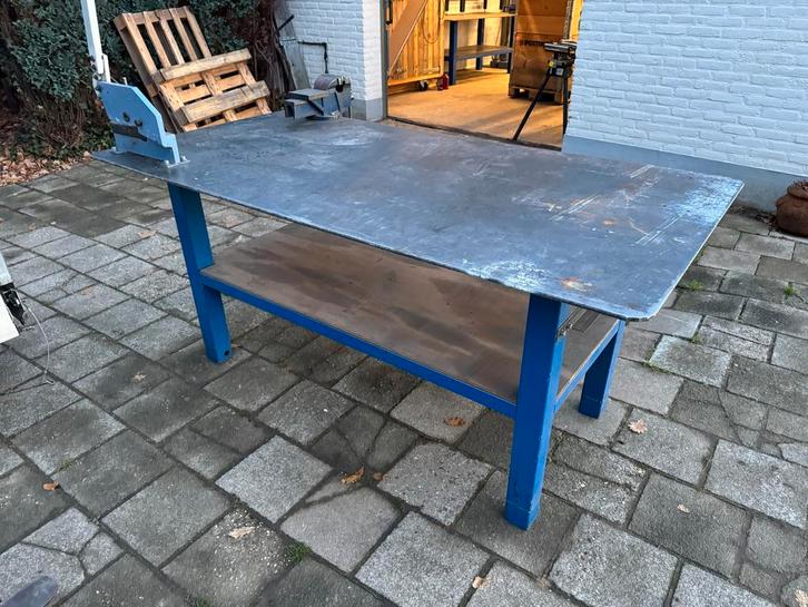 Stalen Werkbank met Bankschroef & Plaatsschaar, Doe-het-zelf en Verbouw, Werkbanken, Gebruikt, 70 tot 120 cm, Bankschroef, Ophalen