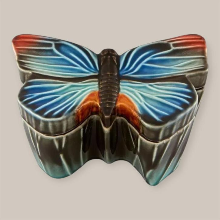 Cloudy Butterflies Bordalo Pinheiro x Claudia Schiffer, Huis en Inrichting, Keuken | Servies, Nieuw, Overige typen, Overige stijlen
