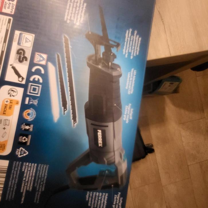 Ferrex Reciprozaag - Krachtige Zaag!, Doe-het-zelf en Verbouw, Gereedschap | Zaagmachines, Zo goed als nieuw, Reciprozaag, 600 tot 1200 watt
