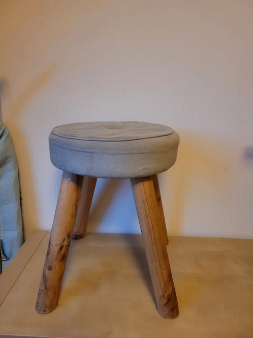 Houten Krukje met Stoffen Zitting, Huis en Inrichting, Krukjes, Gebruikt, Hout, Ophalen of Verzenden