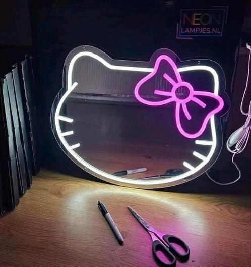 Nieuw Koopje! Neon led spiegel lamp licht Hello Kitty, Huis en Inrichting, Lampen | Wandlampen, Zo goed als nieuw, Ophalen of Verzenden
