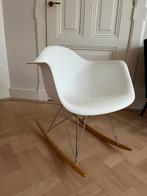 Eames RAR schommelstoel replica, Huis en Inrichting, Stoelen, Ophalen, Zo goed als nieuw, Wit, Eén