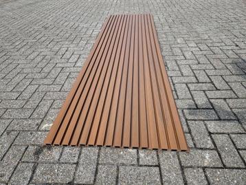 Composiet gevelbekleding rhombus beschikbaar voor biedingen