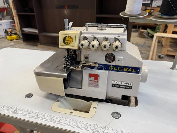 Industriële lockmachine global OV 105-550 5 draads 2 naalds, Hobby en Vrije tijd, Naaimachines en Toebehoren, Gebruikt, Lockmachine