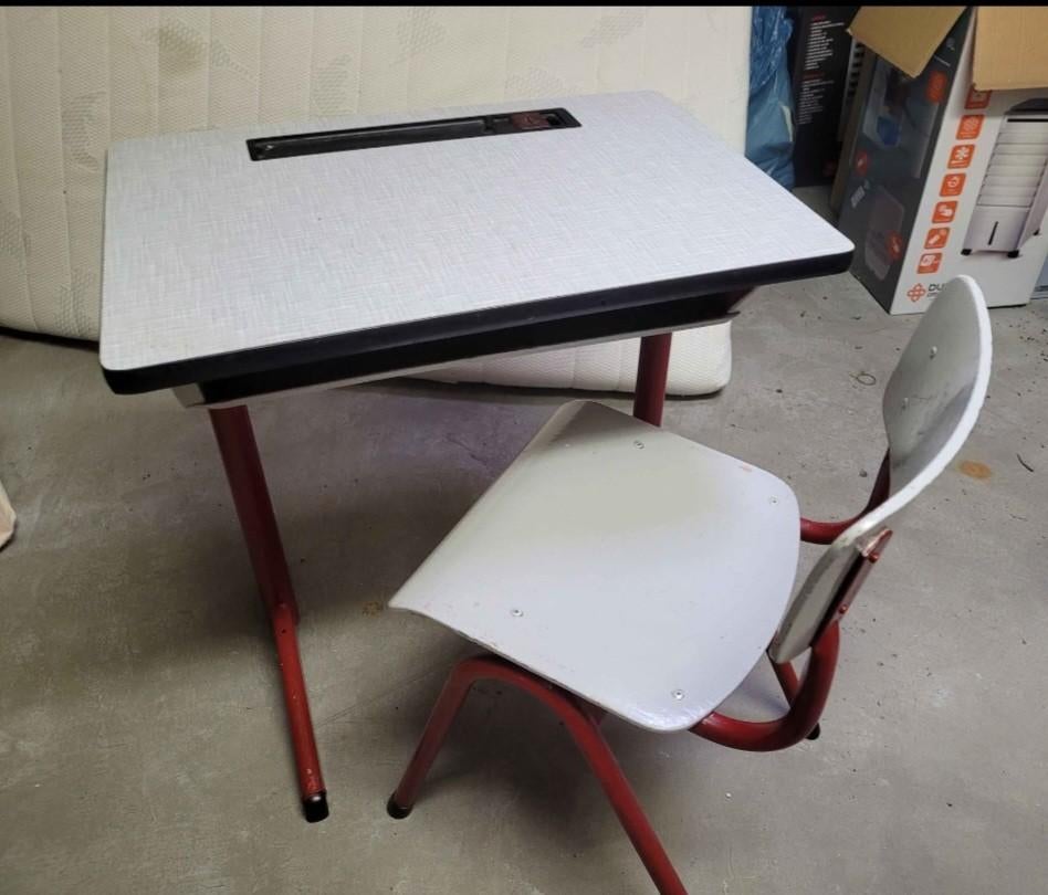 School tafel met stoel, Ophalen, Gebruikt, Tafel(s) en Stoel(en)
