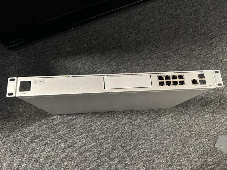 Ubiquiti UniFi Dream Machine Pro (UDM-Pro), Computers en Software, Routers en Modems, Gebruikt, Router, Ophalen