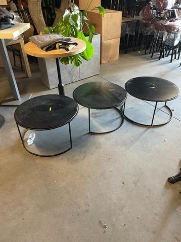 Set 3 Bijzettafel showroommodel hout zwart metaal 75cm.  beschikbaar voor biedingen