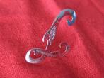 Zilveren letter-broche letter "L", Gebruikt, Minder dan 4 cm, Ophalen of Verzenden, Zilver