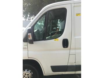 Portier 4Deurs links-voor van een Fiat Ducato (249) beschikbaar voor biedingen