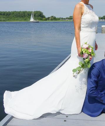 Trouwjurk maat 38 beschikbaar voor biedingen