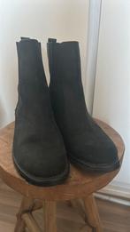 Zwarte suede laarsjes van Clarks maat 8 / 40, Ophalen of Verzenden, Zo goed als nieuw, Zwart