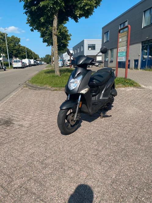 Kymco Agility 4T 45 KM 2012 1ste eigenaar incl Athago slot, Fietsen en Brommers, Scooters | Kymco, Gebruikt, Agility, Maximaal 45 km/u