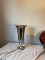 Vintage zilverkleurige metalen klassieke vaas h33cm, Antiek en Kunst, Antiek | Vazen, Ophalen of Verzenden