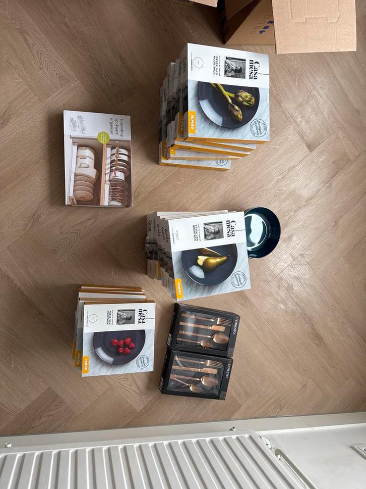 Compleet servies - Casa Mesa, Huis en Inrichting, Keuken | Servies, Nieuw, Compleet servies, Effen, Keramiek, Ophalen of Verzenden