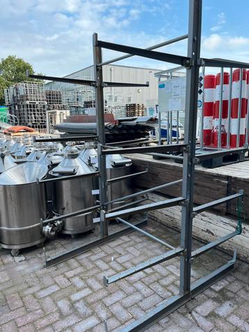 Dubbele draagarm stelling 2.25 m. hoog 1.50 br verstelbaar beschikbaar voor biedingen