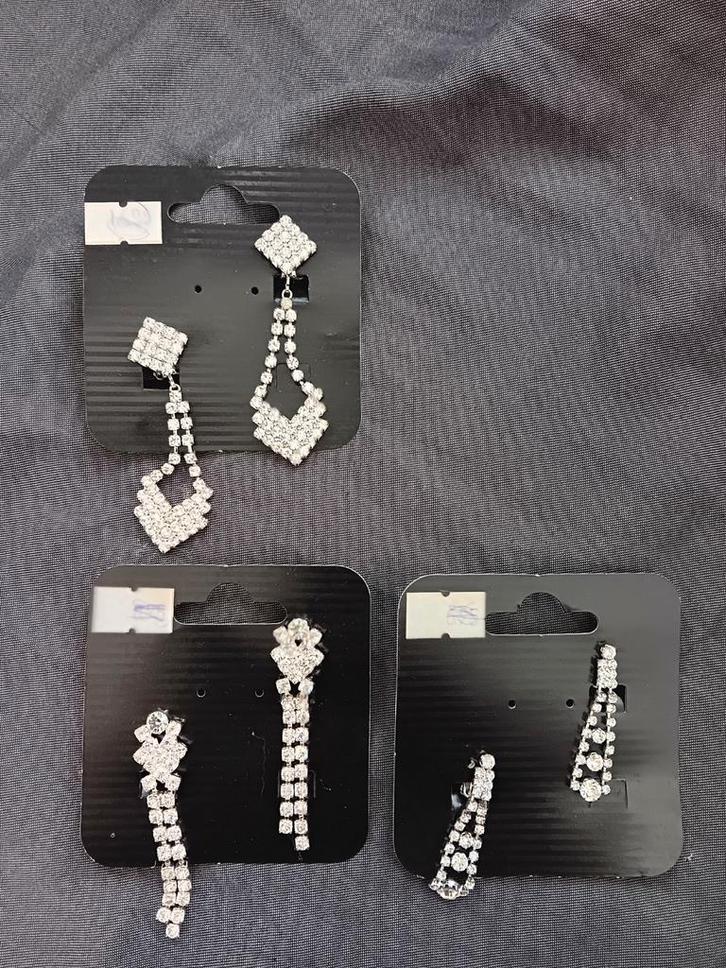 Set van 9 paar strass oorbellen, Sieraden, Tassen en Uiterlijk, Oorbellen, Nieuw, Knopjes of Stekers, Overige materialen, Overige kleuren