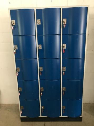 Koopje Lockerkast 15 deurs met sleutels in nette staat beschikbaar voor biedingen
