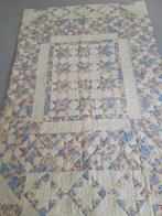 Handgemaakte quilt.  Sprei / plaid., Ophalen, Zo goed als nieuw