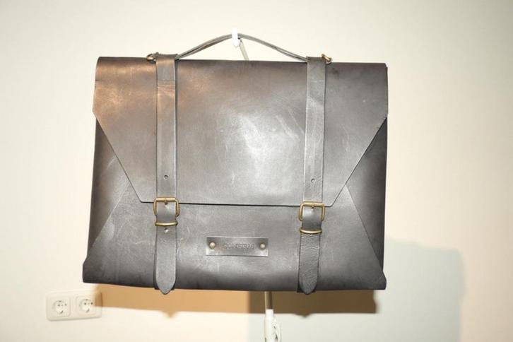 Confirm leren akte handtas mooi glad leer banden riempjes, Kleding | Heren, Overige Herenkleding, Zo goed als nieuw, Verzenden
