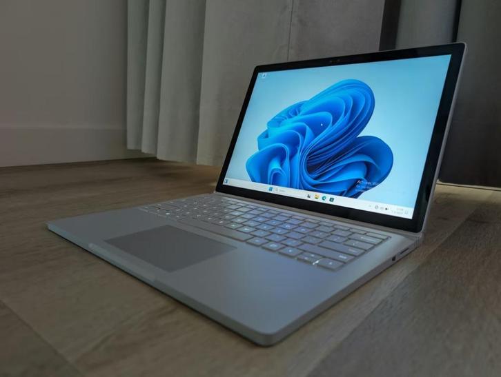 Microsoft Surface Book, Computers en Software, Windows Laptops, Zo goed als nieuw, 13 inch, SSD, 2 tot 3 Ghz, 8 GB, Qwerty, Met videokaart