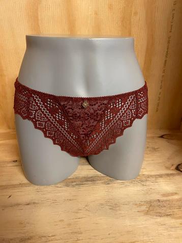 Empreinte string maat 38 en 42 model cassiopee beschikbaar voor biedingen