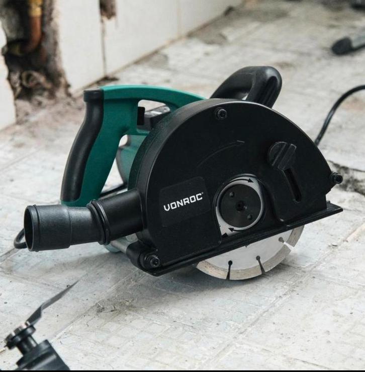 Te huur Sleuvenfrees / muurfrees INCL. 2 DIAMANTSCHIJVEN, Doe-het-zelf en Verbouw, Gereedschap | Freesmachines, Elektrisch, Ophalen