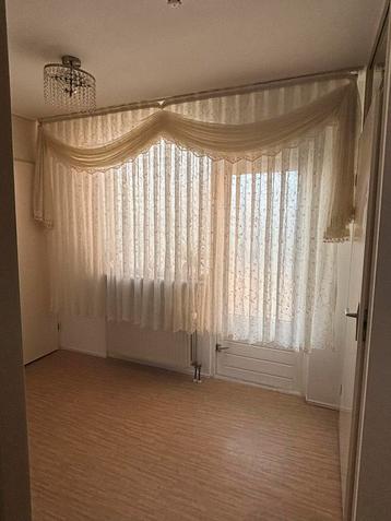 Klassieke Crème/Beige Gordijnen beschikbaar voor biedingen