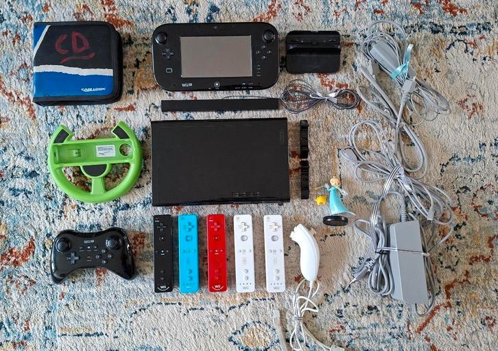 Complete Nintendo Wii U met heel veel spellen, Spelcomputers en Games, Spelcomputers | Nintendo Wii, Gebruikt, Met 3 controllers of meer