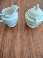 Wedgewood suikerpot en melkkannetje, Ophalen
