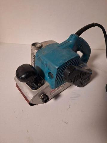 Onverwoestbare Makita 9403 schuurmachine beschikbaar voor biedingen