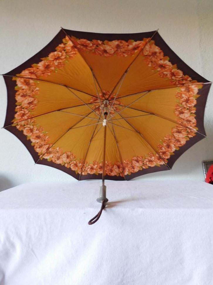 Vintage paraplu met bloemen met mooi classic handvat en incl, Sieraden, Tassen en Uiterlijk, Paraplu's, Gebruikt, Overige kleuren