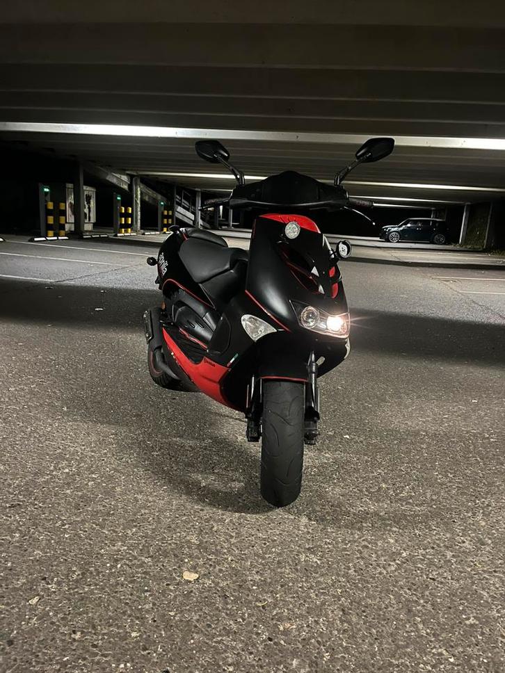 Aprilia sr50 70cc malossi lc, Fietsen en Brommers, Scooters | Piaggio, Gebruikt, Overige modellen, Maximaal 45 km/u, Tweetakt