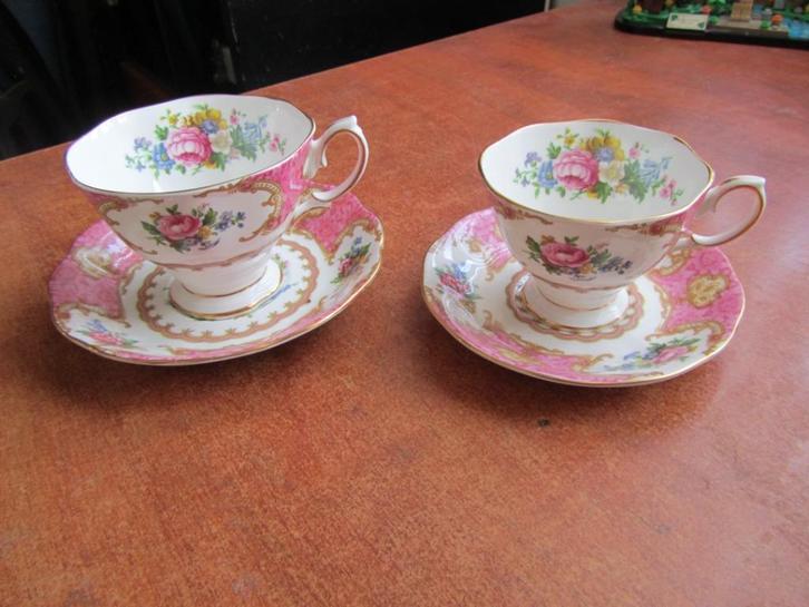 Royal Albert, Antiek en Kunst, Antiek | Servies los, Ophalen of Verzenden