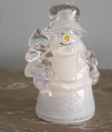 kunststof sneeuwpop met licht  beschikbaar voor biedingen